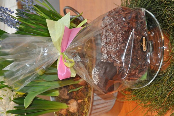 Osterlamm, Sandmasse mit Zartbitterschokolade überzogen, ca. 600 g